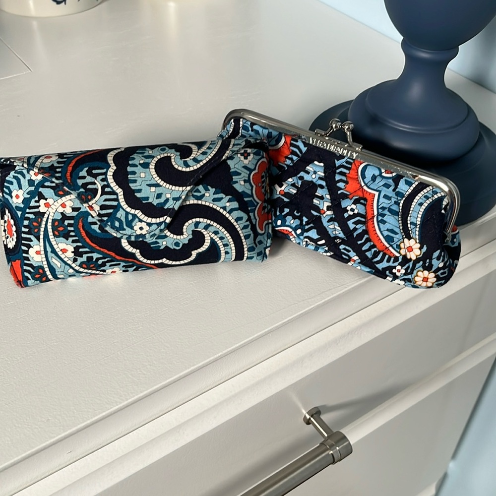 Vera Bradley Hardshell Glasses Magnetic closure case and Accessories Bag.